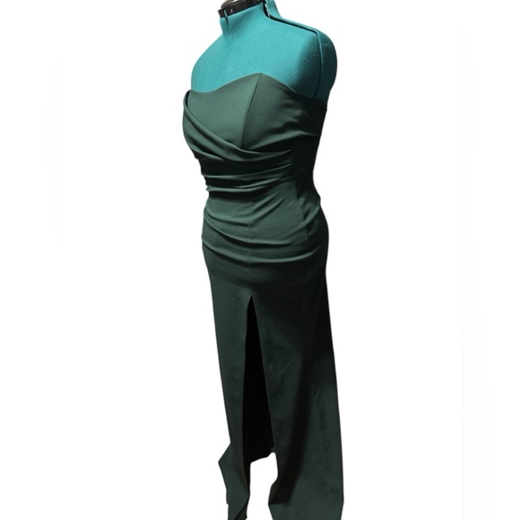 Windsor Dresses & Skirts - Windsor green Strapless stretchy Bodycon Dress